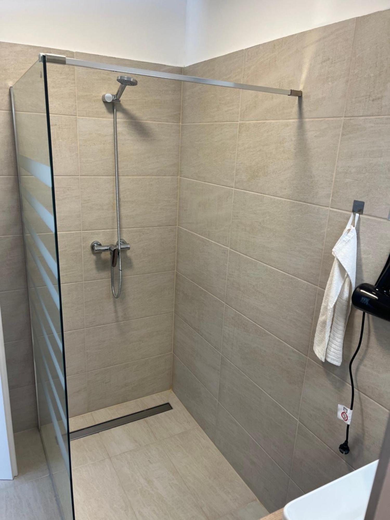 Marton Apartman Balatonszárszó Екстериор снимка
